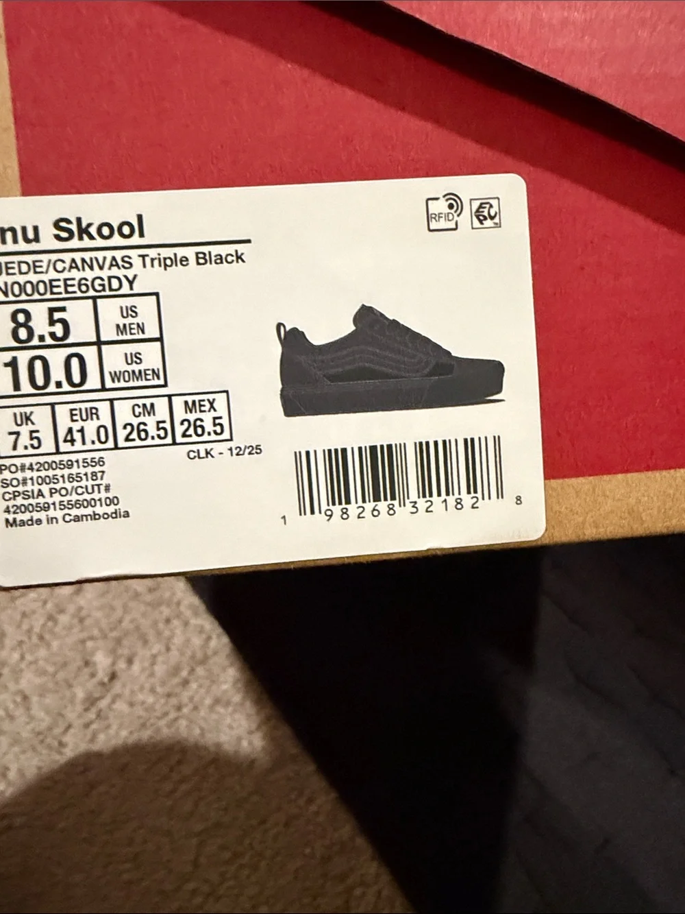 Vans Old Skool Low-Top Sneakers in Black